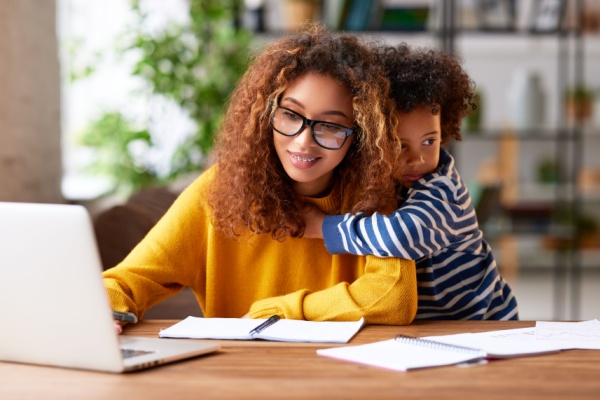 Illustration de l'article Congé parental d’éducation : un délai à respecter ?